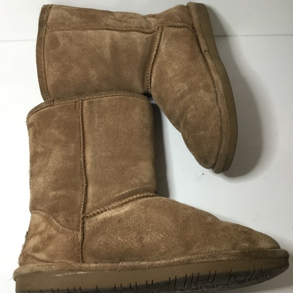 BearPaw Emma Short Suede Sheepskin Slip On Boots Size 9 EUC - Picture 4 of 8